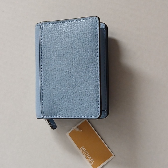 Michael Kors Sky Blue Leather Glap Wallet NWT - Picture 3 of 9